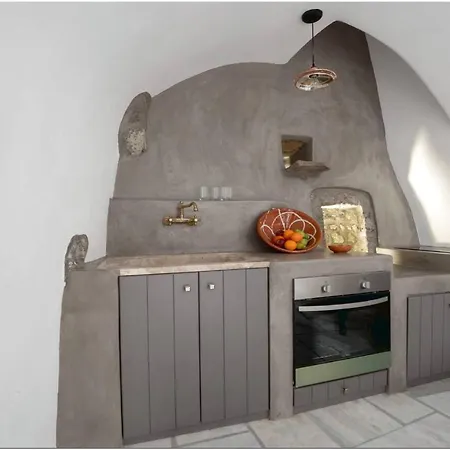Luxury 18th Century Mansion With Pool Villa Fira (Santorini)