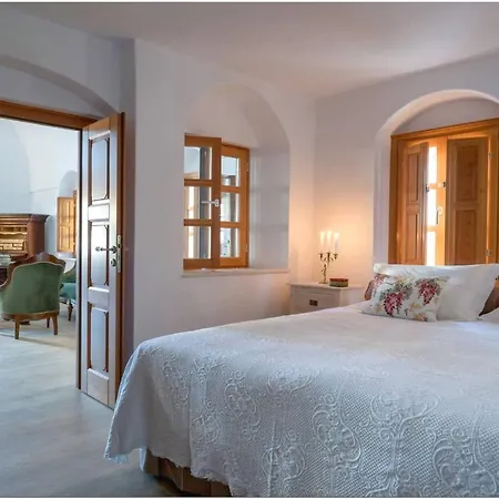 Luxury 18th Century Mansion With Pool Villa *