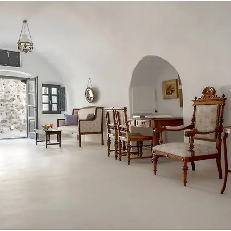 Luxury 18th Century Mansion With Pool Villa